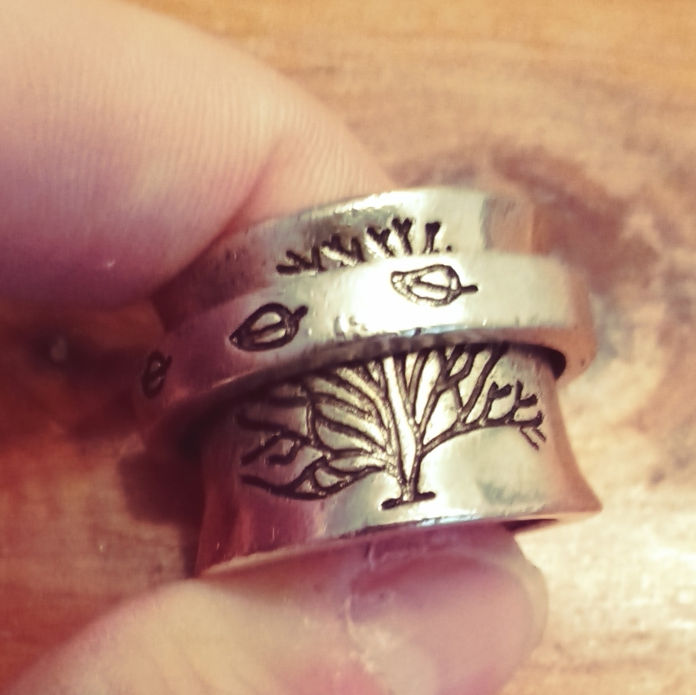 RETIRED SUNDANCE "TREE OF HOPE" STERLING SILVER RING